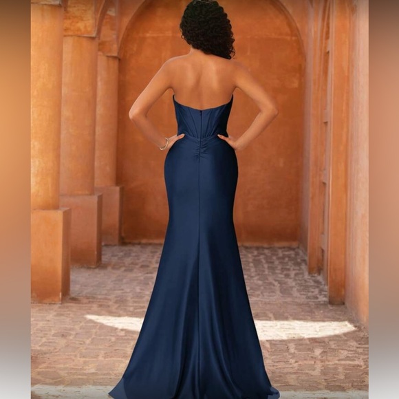 Elegant Navy Blue Tube Evening Gown - Picture 2 of 8
